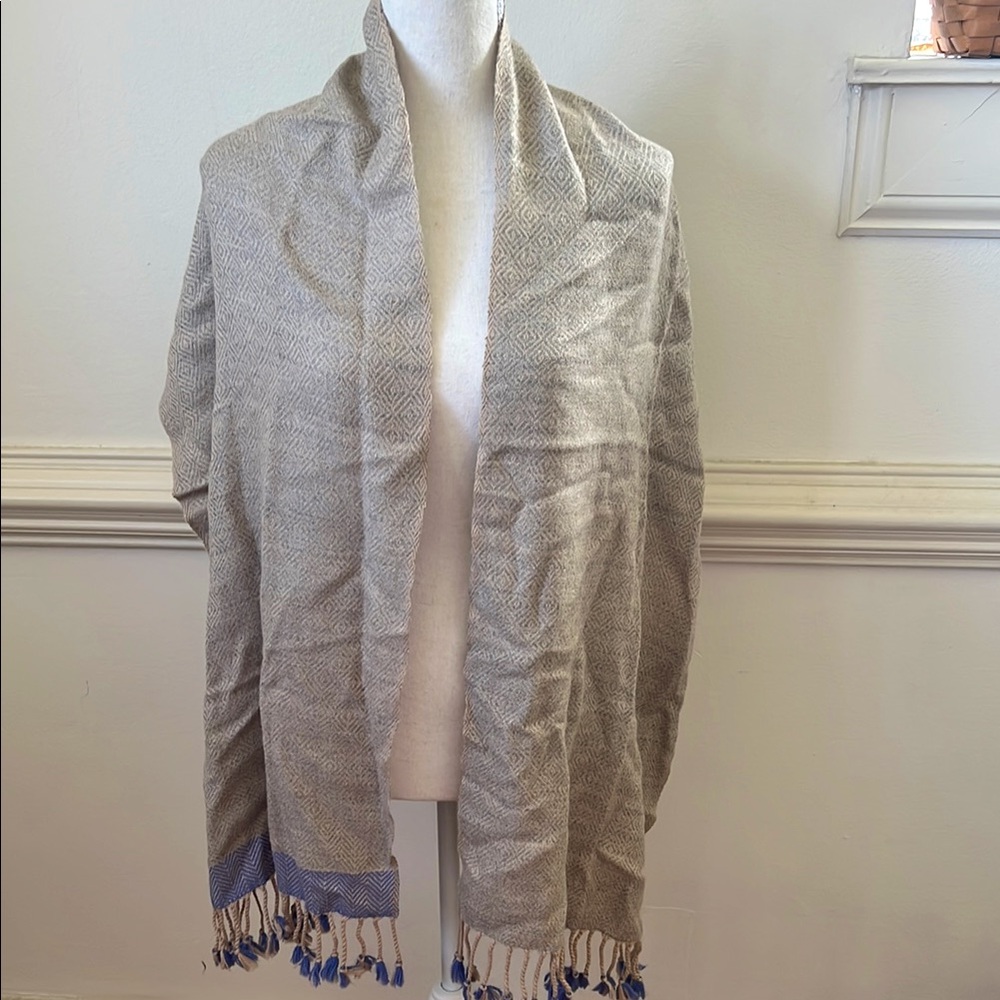 SOL Alpaca Elegant Tan and Blue Scarf with Fringe